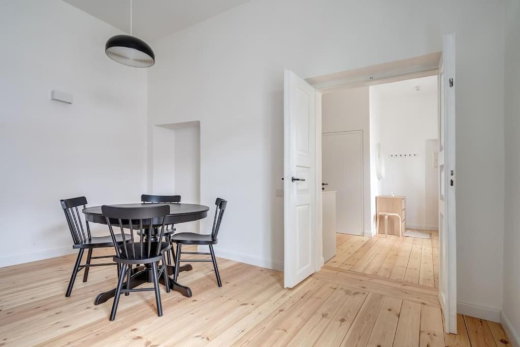 Spacious 2-Bedroom Flat In Old Town By Urban Rent VNO Kültér fotó