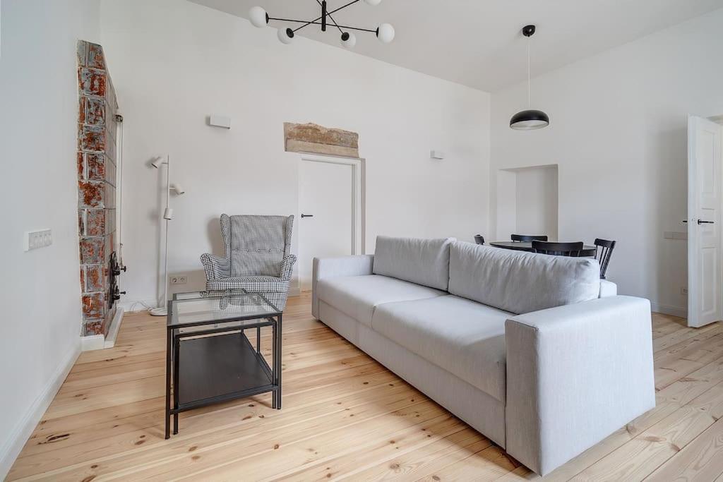 Spacious 2-Bedroom Flat In Old Town By Urban Rent VNO Kültér fotó