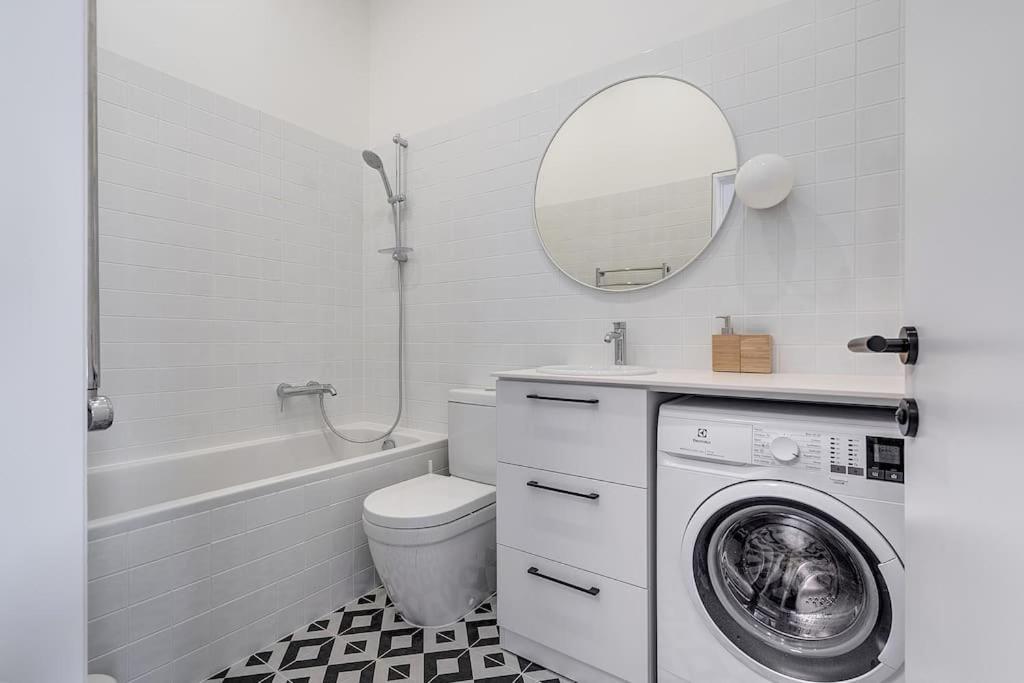 Spacious 2-Bedroom Flat In Old Town By Urban Rent VNO Kültér fotó
