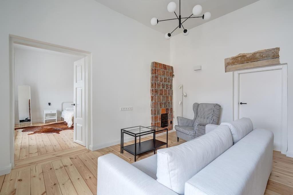 Spacious 2-Bedroom Flat In Old Town By Urban Rent VNO Kültér fotó